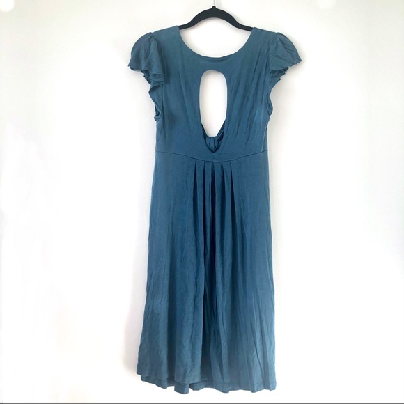 Blue open-back dress - Picture 6 of 9